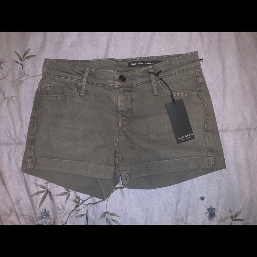 BLACK ORCHID X REVOLVE Shorts. Fall in Line Size 26